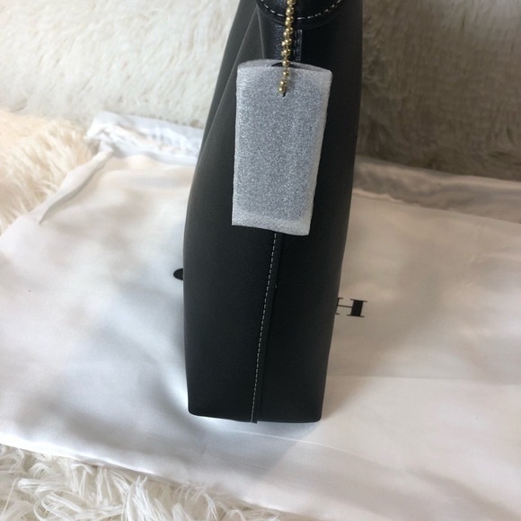 Brooklyn 28 Coach Unique Shoulder Bag - Picture 4 of 8